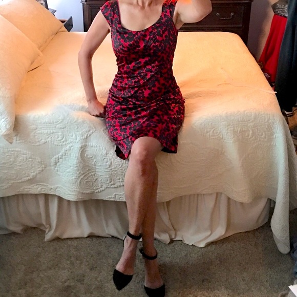 Maggy London Dresses & Skirts - Maggie London Red Black Satin Dress